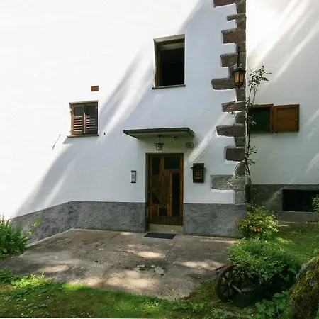 Casa Al Sentiero * ファルカーデ